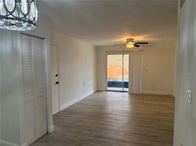 900 Lake Destiny Rd, Altamonte Springs, FL