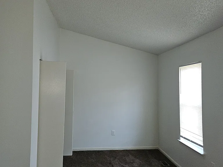 715 Saint Michaels Dr — Photo 12