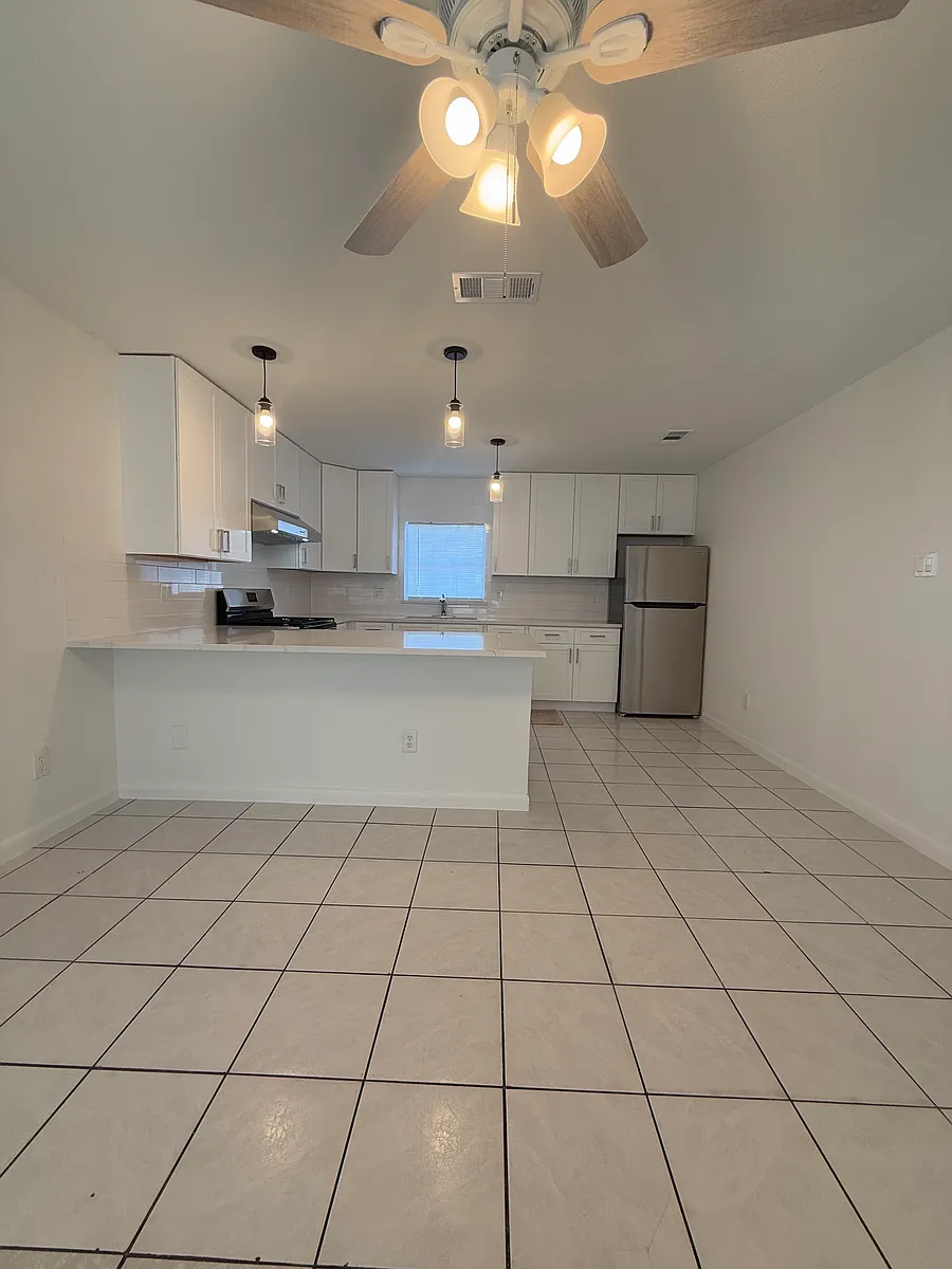 Building Photo - 431 Foxglove Ln #A