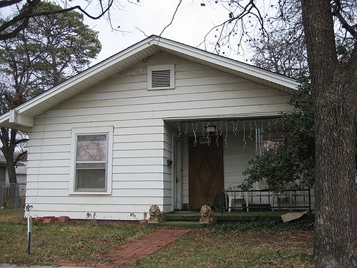 1st image of 1910 N Oak Ave