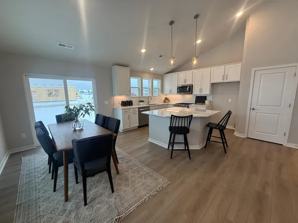 15049 Ashtown Ln, Rosemount, MN 55068