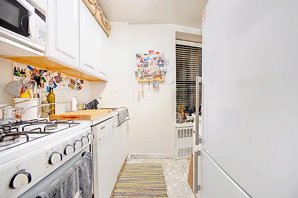 Rented by Urbane Brokerage | media 12