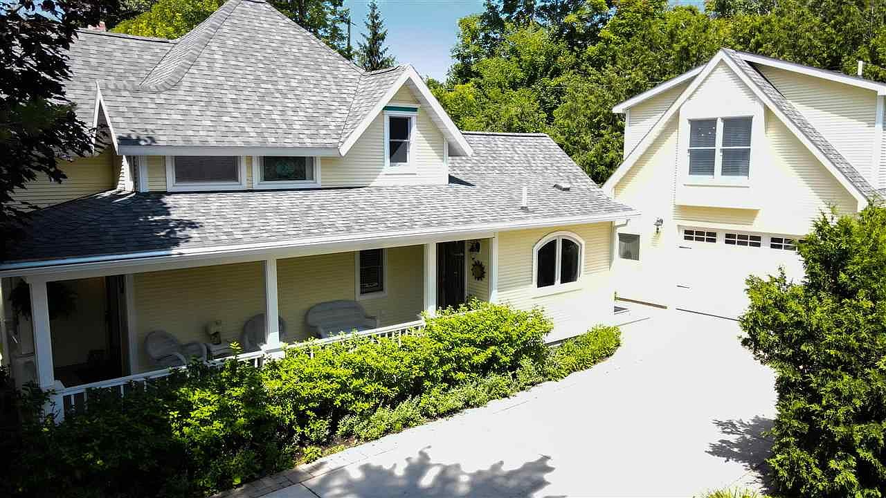 305 Antrim St, Charlevoix, MI 49720 MLS 471713 Zillow