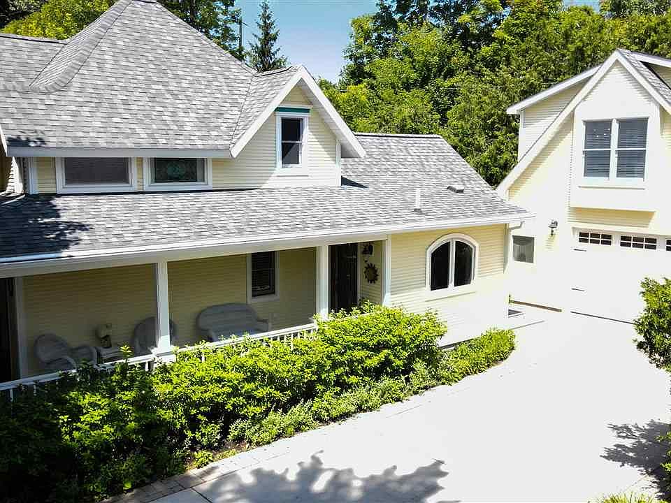 305 Antrim St, Charlevoix, MI 49720 MLS 471713 Zillow