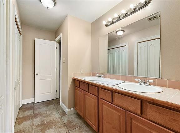 5th image of 8505 Fairfax Dr