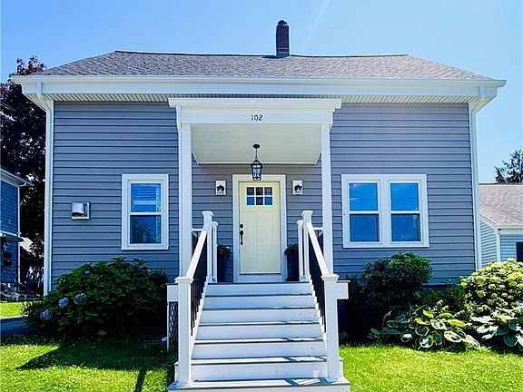 2nd image of 102 Bay View Ave