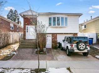 16 Poland Pl, Staten Island, NY 10314