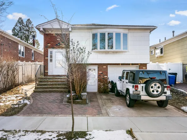 16 Poland Pl, Staten Island, NY 10314