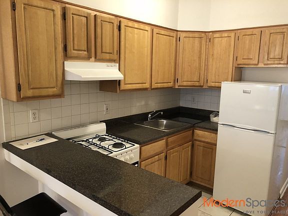 5th image of 2548 23rd St APT 1L