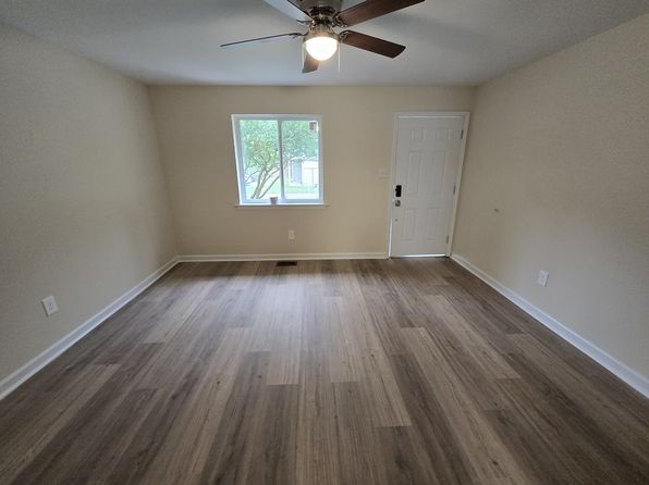 404 Powell St #B, Smithfield, NC 27577