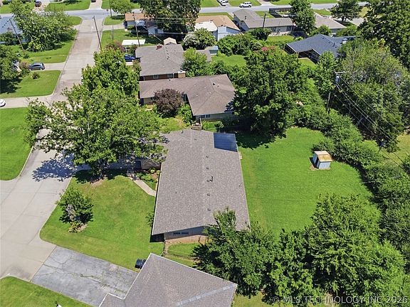 3rd image of 4625 S Vandalia Ave