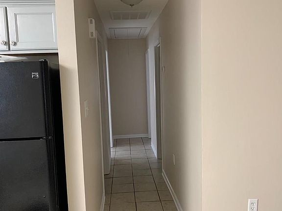 4th image of 179 Garnet St