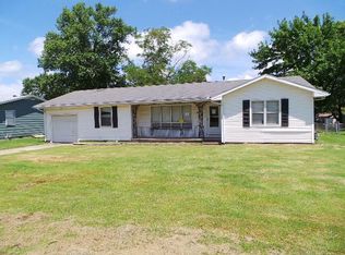1103 Lillie Dr, Carthage, MO 64836