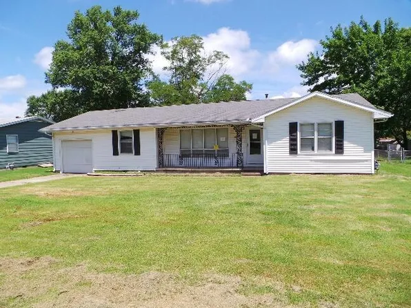 1103 Lillie Dr, Carthage, MO 64836