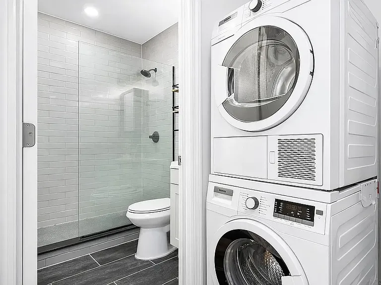 306 Saint James Pl #2RR — Photo 4