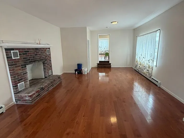 1502 Luzerne St — Photo 5