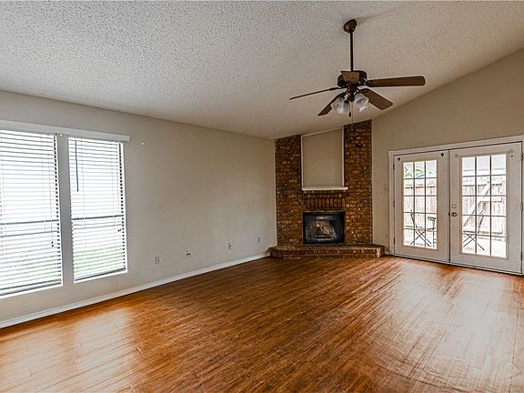 3rd image of 705 Lincoln Ave