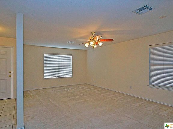 4th image of 501 John Henry Dr