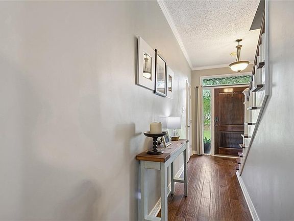 3rd image of 308 Evergreen Dr