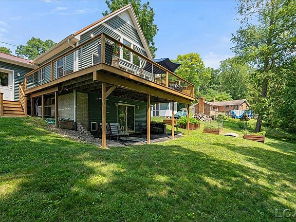 3rd image of 2041 Lakeview Dr
