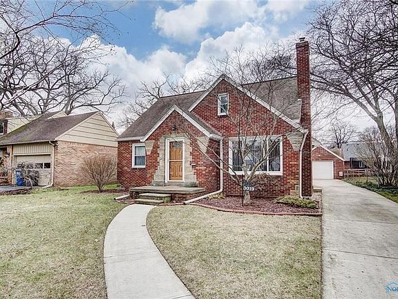 3rd image of 3019 Meadowwood Dr