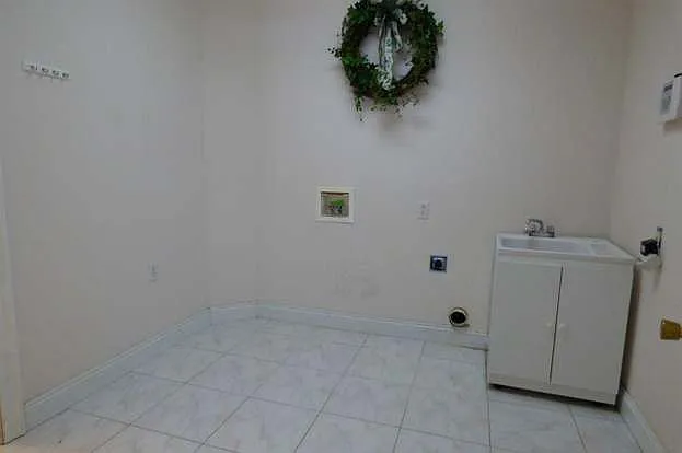 724 Ladner Dr — Photo 80