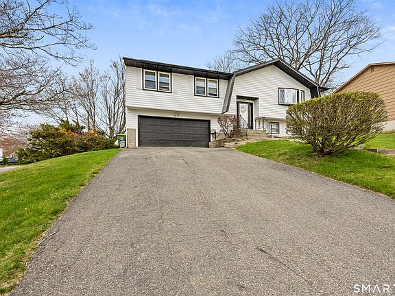 3rd image of 62 White Birch Drive
