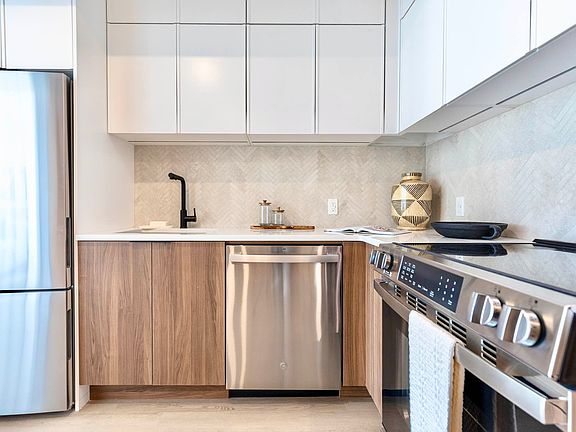 3rd image of 953 Dean St #921