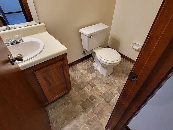 3rd image of 1337 Brandywine Dr Unit C