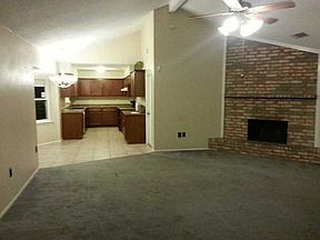 4th image of 305 Clearwood Dr
