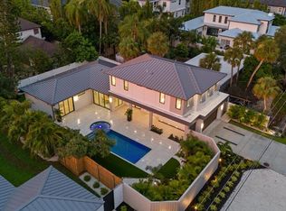 1559 Bay Rd, Sarasota, FL 34239