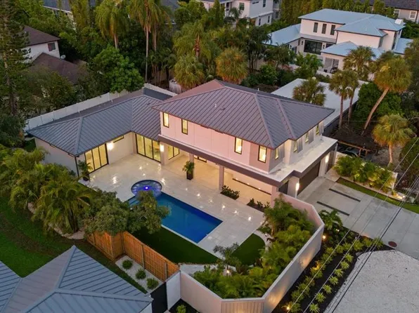 1559 Bay Rd, Sarasota, FL 34239