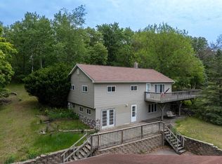 E12060 Twin Oaks Rd, Baraboo, WI 53913