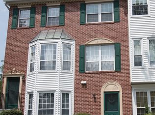 1310 Persimmon Ct, Mahwah, NJ 07430