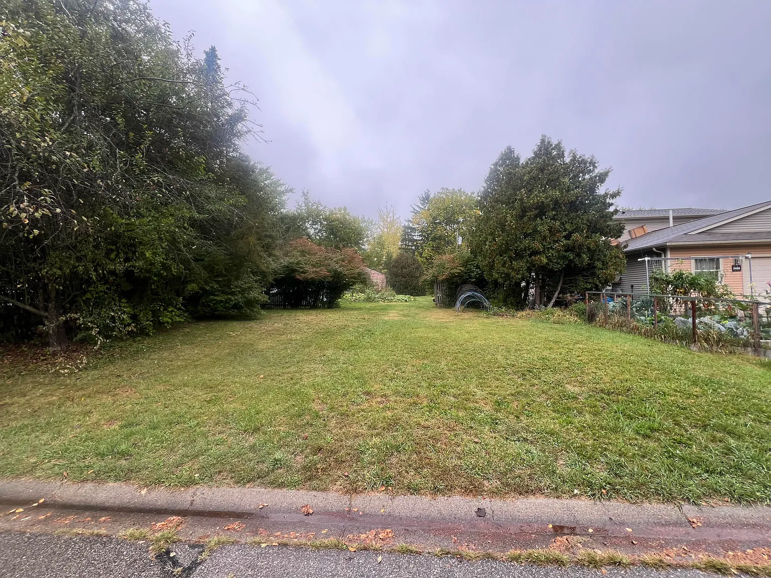 2418 Draper Ave photo 1