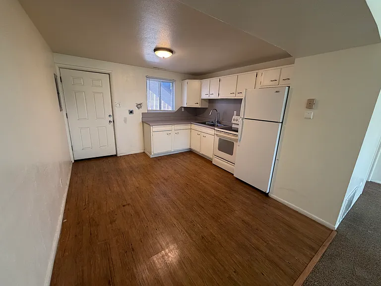 166 N 400 E #166 — Photo 1