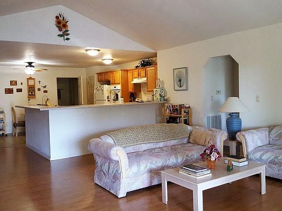 3rd image of 254 Remington Cir