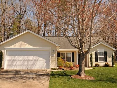 1906 Briar Run Dr, Greensboro, NC, 27405