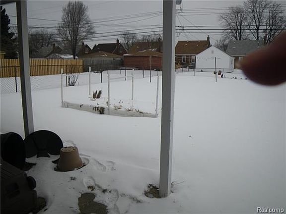 2nd image of 15844 Hanover Ave