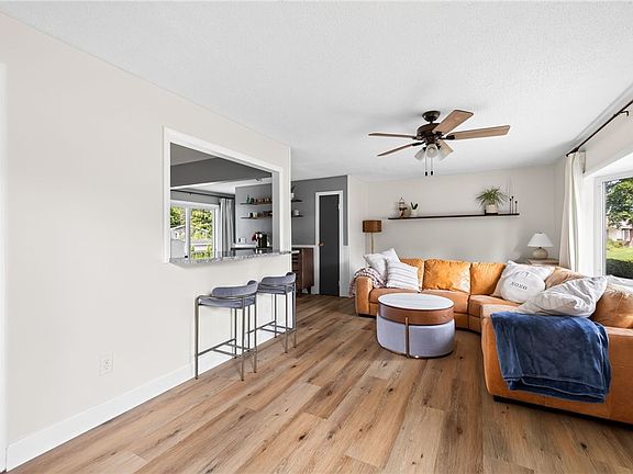 5th image of 49 Michel Dr