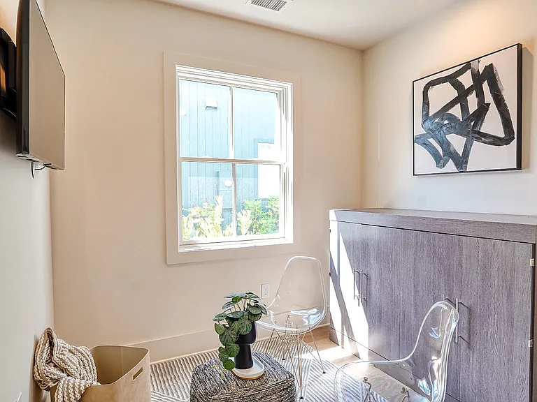110 Channing Ln — Photo 23