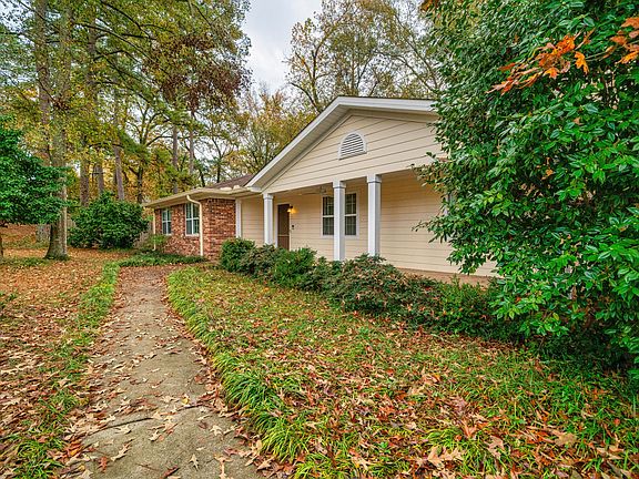 3rd image of 4562 Dewey Drive
