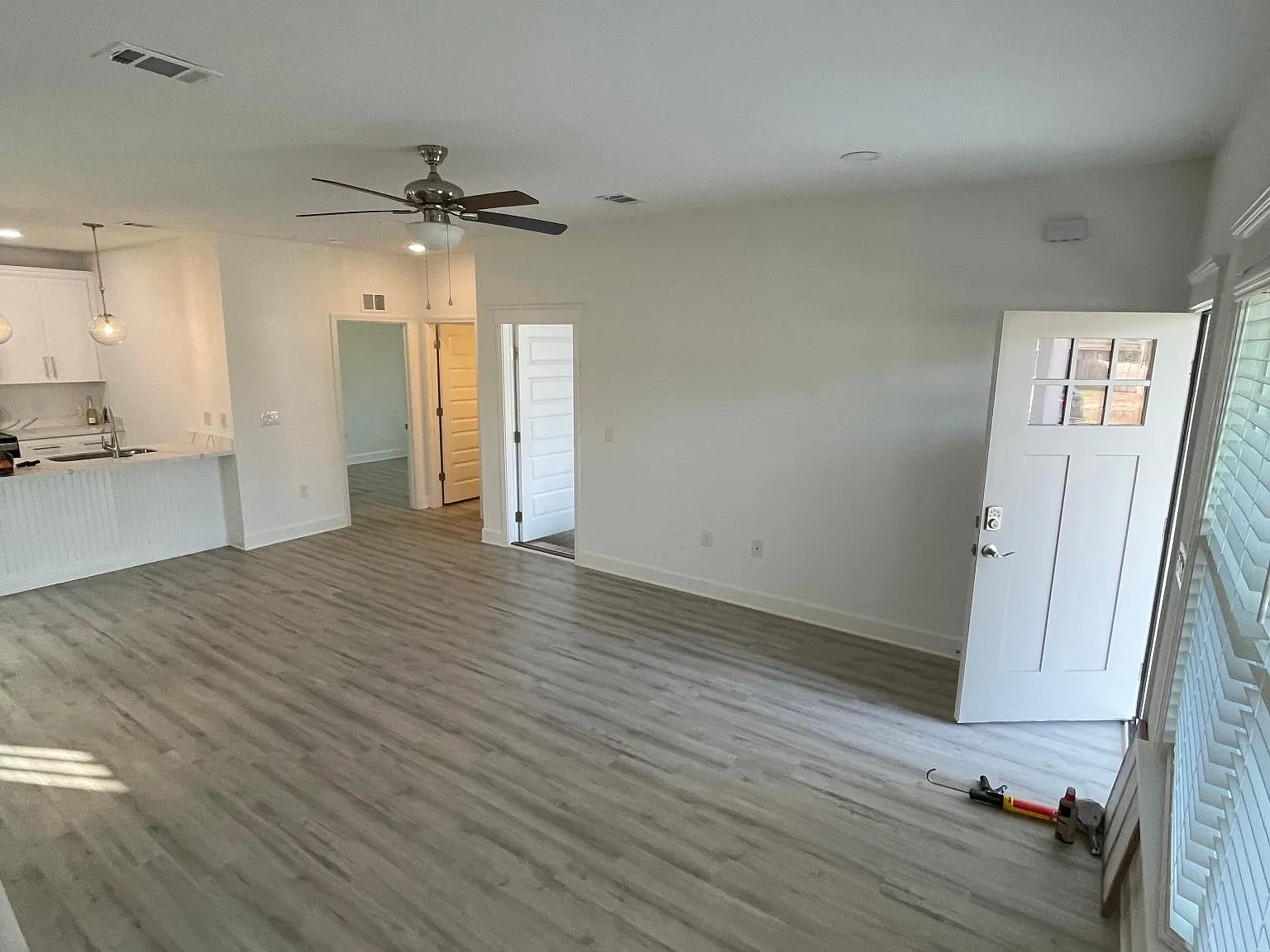 3 bed, 1599 sqft, $2,295 — Photo 2
