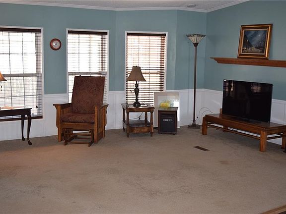 2nd image of 265 Sunset Dr