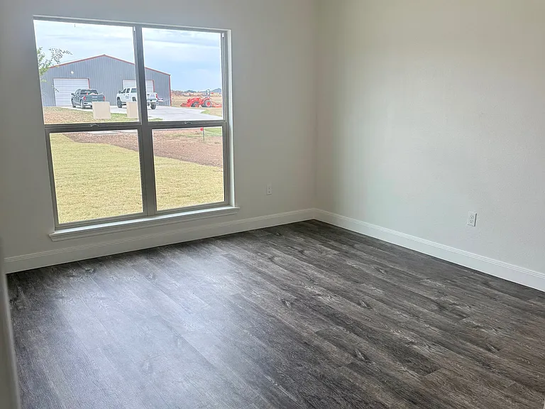 19101 Mid Country Blvd — Photo 2