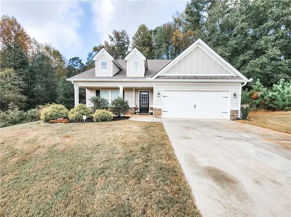 1861 Court Bre Dr, Winder, GA 30680