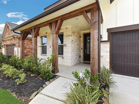3rd image of 14919 Violet Willow Ct