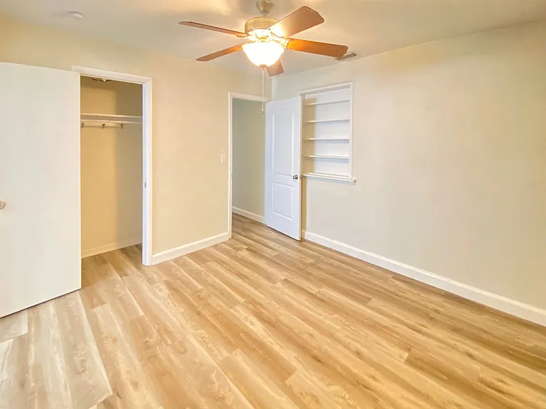 70 Brooks Dr — Photo 20
