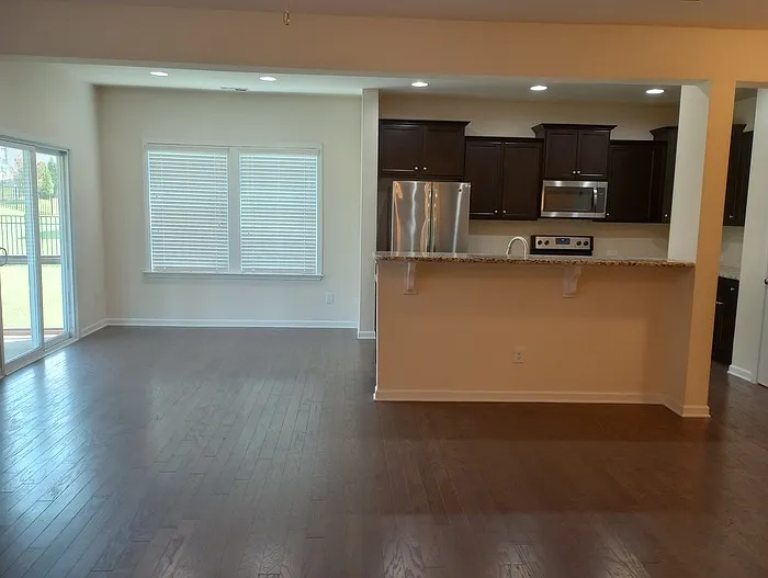 48 Hatfield Way — Photo 11