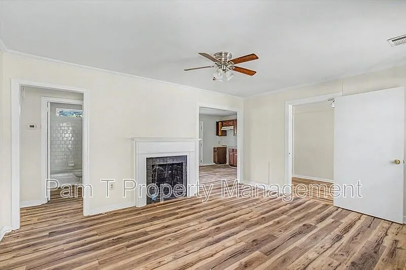 3 bed, 1.0 bath, 975 sqft, $1,855 — Photo 4